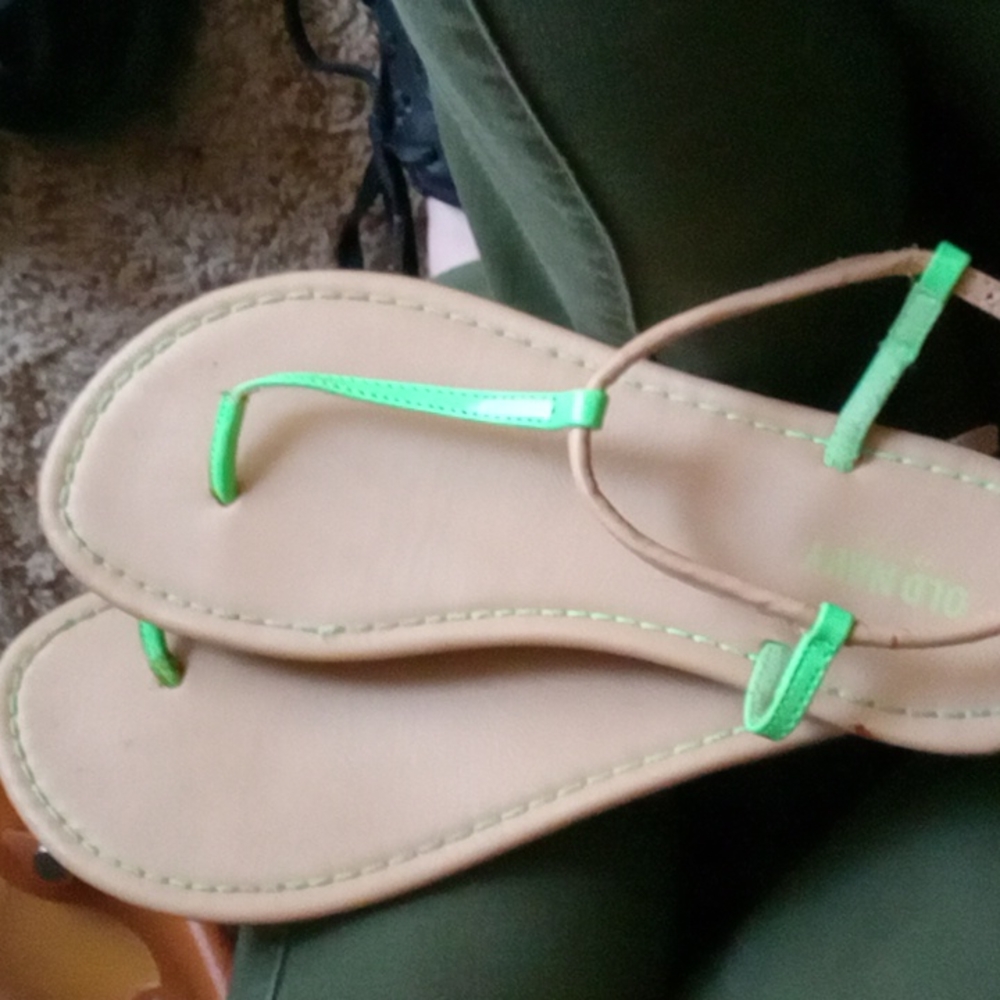 Sandles